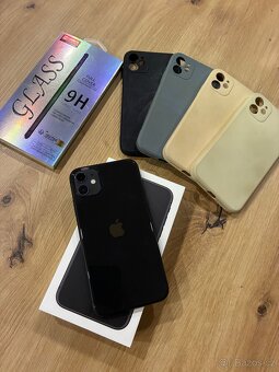 Apple iPhone 11, 128 GB, černý - 7