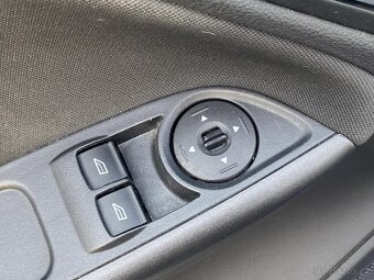 Ford Focus 1.6TDCi , 70 kW nafta, 2015 - 7