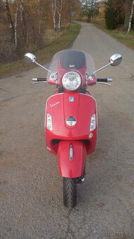 Piaggio Vespa GTS 125 - 7