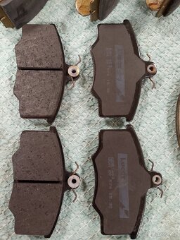 Nové díly na Audi B2 - 7