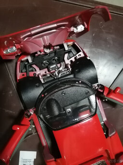 Bburago Ferrari F50, 1:18 červené - 7