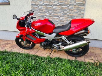 Honda VTR 1000F - 7