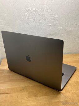 MacBook Pro 15” 2019 CTO/32GB RAM/i9/4TB SSD/ Záruka - 7
