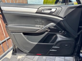 Porsche Cayenne 3.0TDiV6 vzduch ČR DPH servis - 7