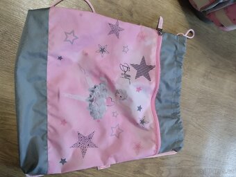 Aktovka +pytlík na přezůvky nebo tělocvik - 7