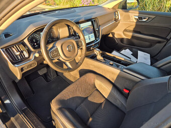 Volvo V60-150 PS-Kamera-Automat-Pravidelný servis TOP CENA - 7