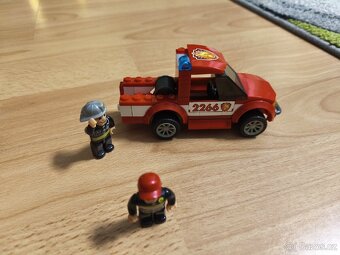 Mega bloks hasičská stanice - 7