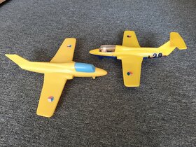 Letadla DELFÍN L 29 a krabice - 7