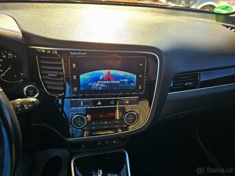Outlander 2,4 INSTYLE PHEV 4WD AUTOMAT,KAMERA,KŮŽE, TZ, - 7