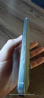 Apple iPhone 16 Pro Max, 256GB - 7