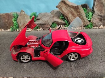 Prodám model 1:18 Dodge Viper GTS - 7