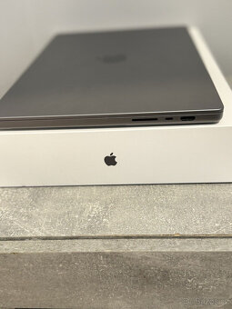 Macbook Pro 16' M1 Max 2021 64RAM 2TB SSD ve velmi dobrém s - 7
