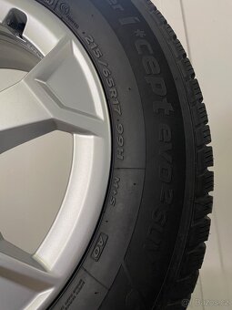 Original zimni alu Audi Q3 5x112 + 215/65/17 95% - 7