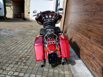 Harley-Davidson FLHTCUSE4 Ultra CVO 103 - 7