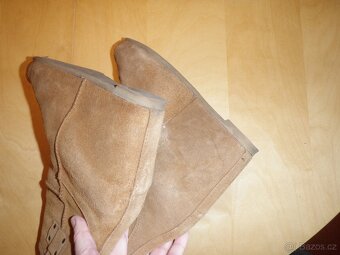 dámské semišové kotníkové kozačky - vel. 38 - 7