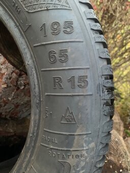 Prodám 4 ks zimních pneu Kleber Krisalp HP 3, 195/65 R15 - 7