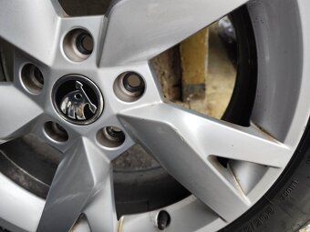 17"zimní alu sada Lyra 5x112 origo Octavia 4 Leon 4 Golf 8 - 7