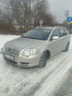 Toyota Avensis 2.2 nafta - 7