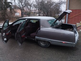 Cadillac Fleetwood Brougham sleva - 7
