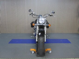 Suzuki VL 800 Intruder - 7