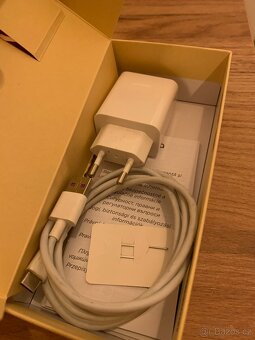 Motorola G84 / 256GB / 5000 mAh - 7