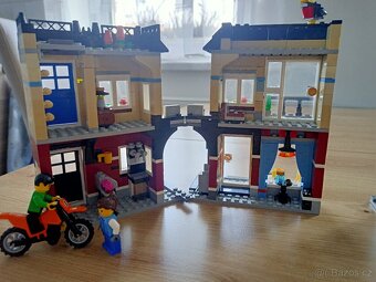 VZÁCNÉ LEGO CREATOR31026-Městský dům s obchodem a kavárnou - 7