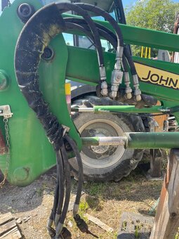 Čelní nakladač John Deere 583 - 7