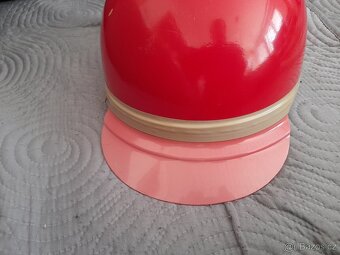 Stará retro helma kokoska za 949,- - 7