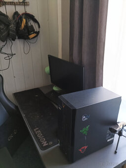 Kompletní herní setup – PC, monitor, židle, příslušenství - 7