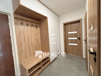 Pronájem bytu 2+1 s lodžií po rekonstrukci o velikosti 56 m2 - 7