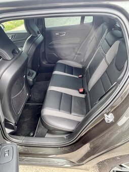 Volvo V60 R-Design 2021 - 7