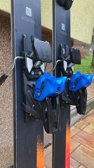 Prodám sjezdové lyže Salomon Stance 96,24/25 - 7