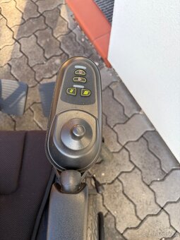 Prodám skládací elektrický invalidní vozík - 7
