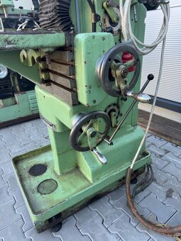 62. Frézka nástrojařská  FN 25 - 7