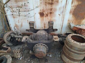 Tatra 148 - přední náprava - 7