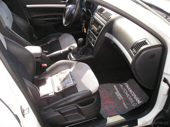 ŠKODA OCTAVIA II COMBI RS 2.0 TDi 125KW RV-12/2008 - 7