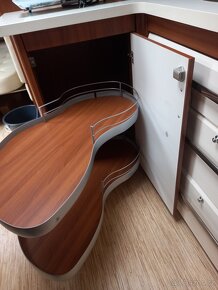 Karavan hobby 560cfe ( obytný přívěs ) - 7