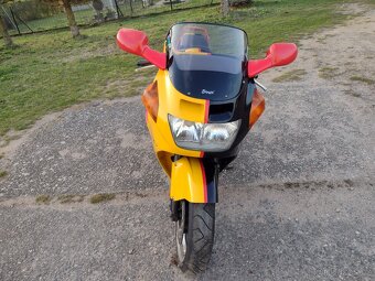 Honda CBR 1000f - 7