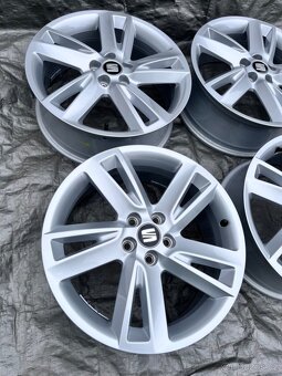 5x100 R17 originál alu disky Seat Arona - nové - 7
