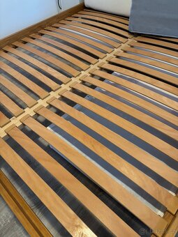 Postel s matracemi - 7