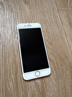 Apple iPhone 8 64GB Zlatý - 7