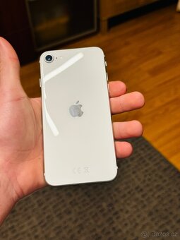 IPhone SE 2020 - 7