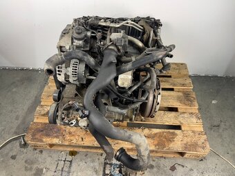 Kompletní motor 2,0TDI CJCB Audi A4 B8 - 7