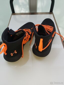 Boty UNDER ARMOUR-SC 3Zero II Nové tenisky - 7