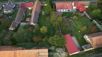 Rodinný dům s velkou zahradou a potenciálem rekonstrukce | L - 7