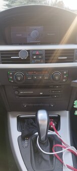 Prodám BMW e91 320i 110kw 2006 automat - 7