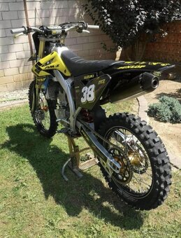 Suzuki 250 - 7