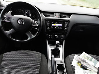 Škoda Octavia 1,6 TDi kombi kamera navi rozvody - 7