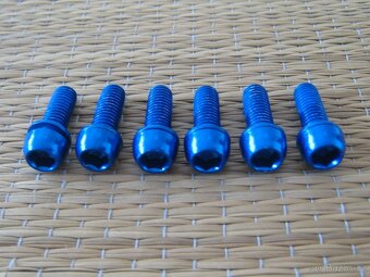 Nová sada šroubů M6x17mm na třmeny kotoučových brzd ZITTO - 7