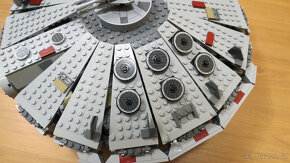 LEGO 7965 Millennium Falcon - 7